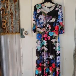 {$15 BUNDLED} New LBISSE Floral Multicolor Long Sleeved Maxi Dress